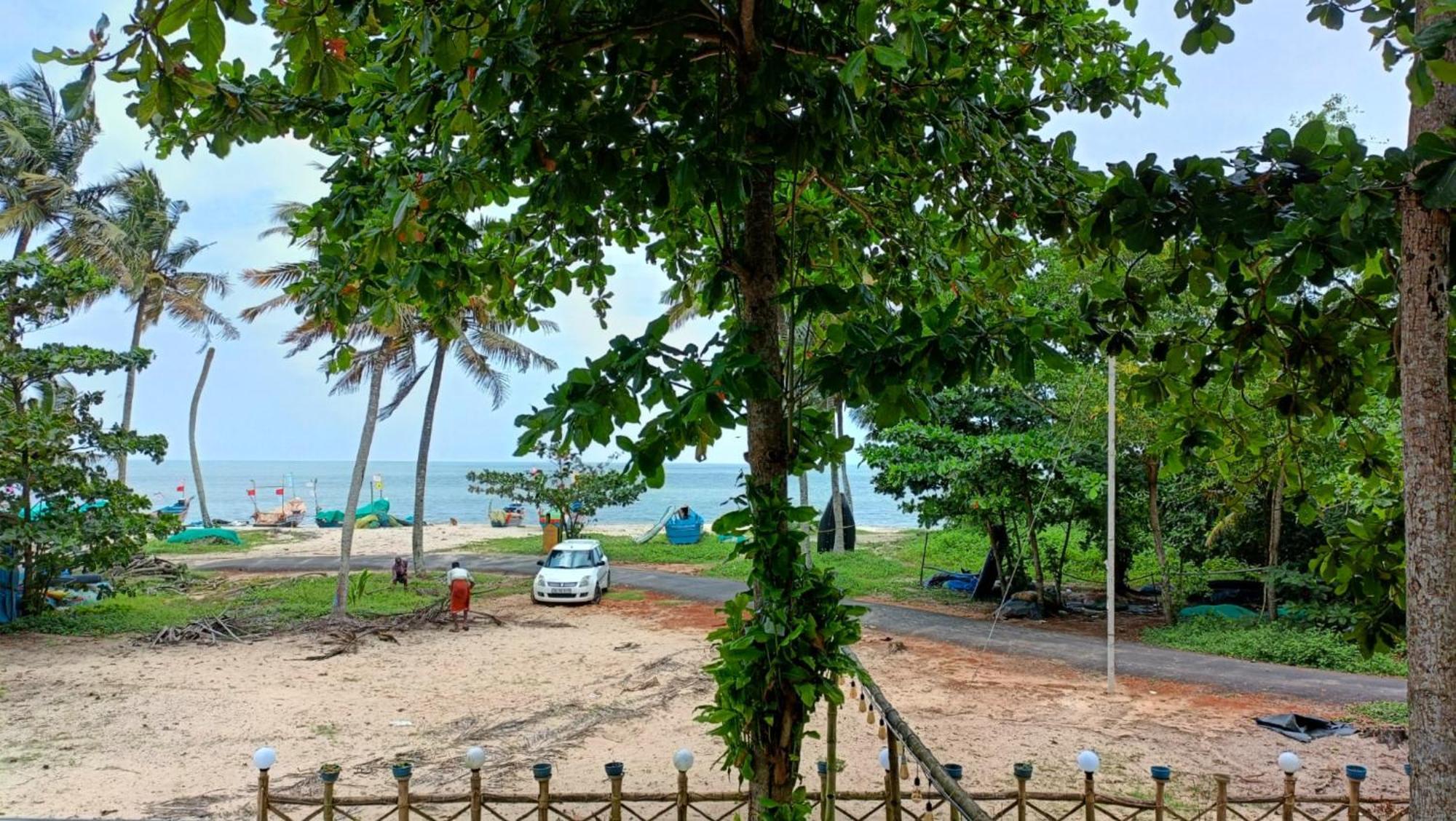 Marari Blue Whale Beach House Alappuzha Exterior photo